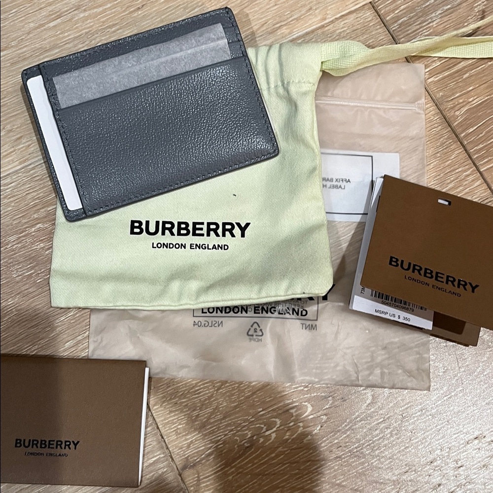 Burberry Card holder with Metallic Clip